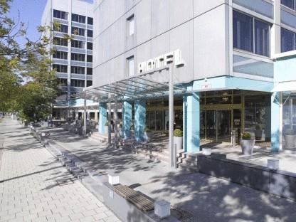 Holiday Inn Munich-Schwabing Munique Exterior foto